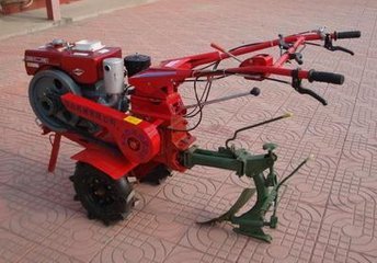 旋耕松土機(jī) 多功能田園管理機(jī)批發(fā)市場(chǎng) 衡水_農(nóng)業(yè)機(jī)械欄目
